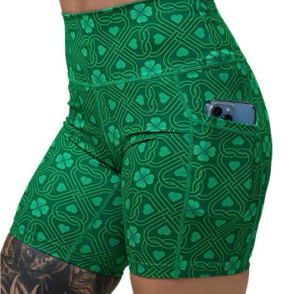 Cvg Celtic knots size S 7” shorts NWOT